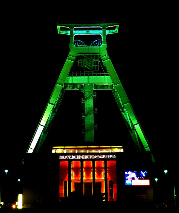 Bergbaumuseum Bochum bei Nacht - Alu